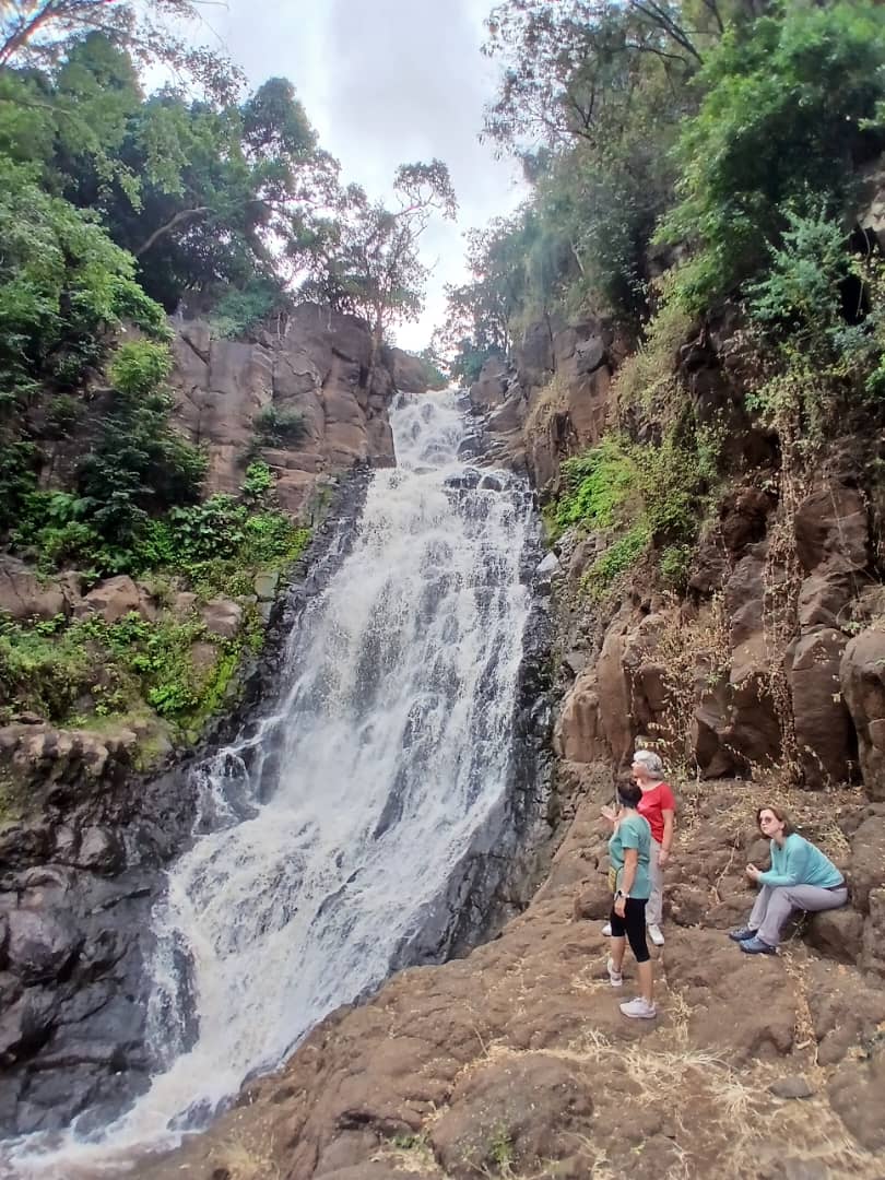 Miwaleni Waterfall Hike
